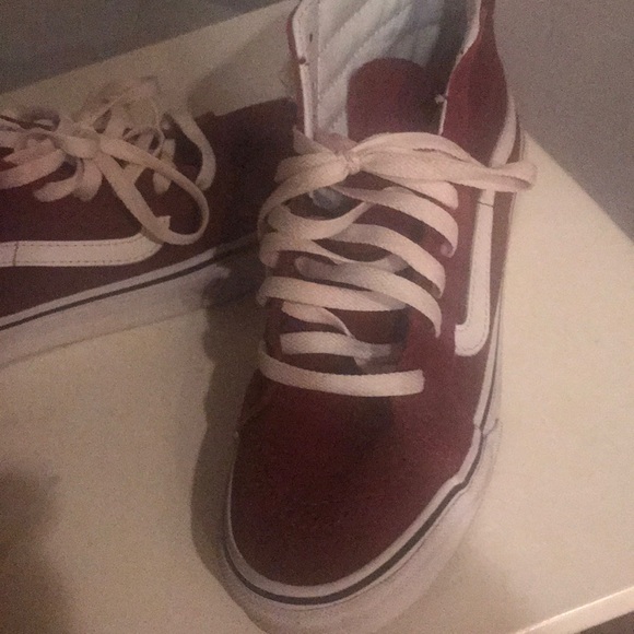 Sneakers - Picture 5 of 6